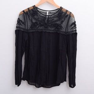 Whimisigoth Anthropologie Willow & Clay black tunic with mesh embroidery